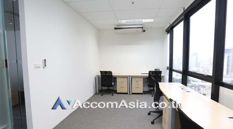  Office space For Rent in Sukhumvit, Bangkok  near BTS Ekkamai (AA15939)